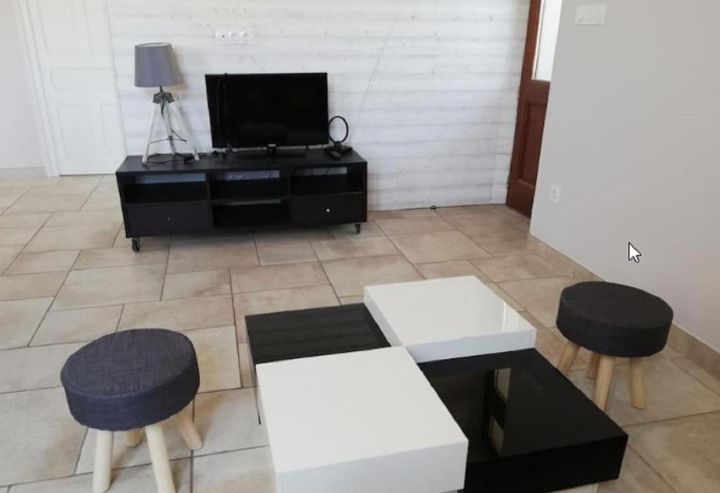 Maison De 100M2 Au Coeur D'Une Pension Equestre Les Sabots De Nina Marcollin Екстериор снимка